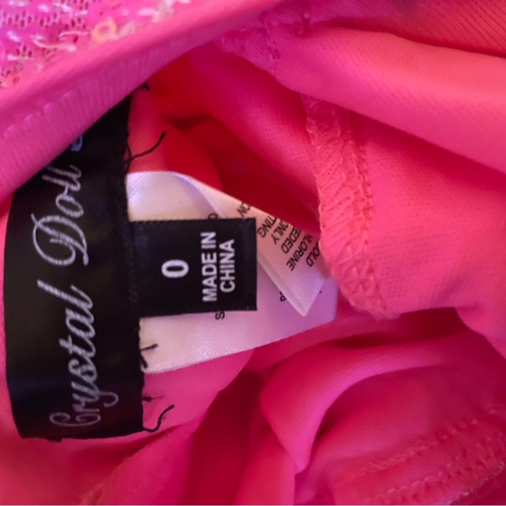 beautiful dress,wore it once paid 260 for it only asking 105.